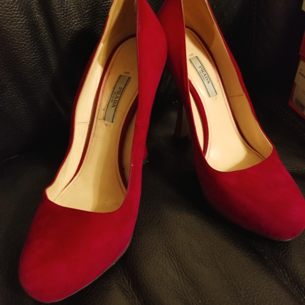 Prada Fuschia Suede Pumps 39 VGUC